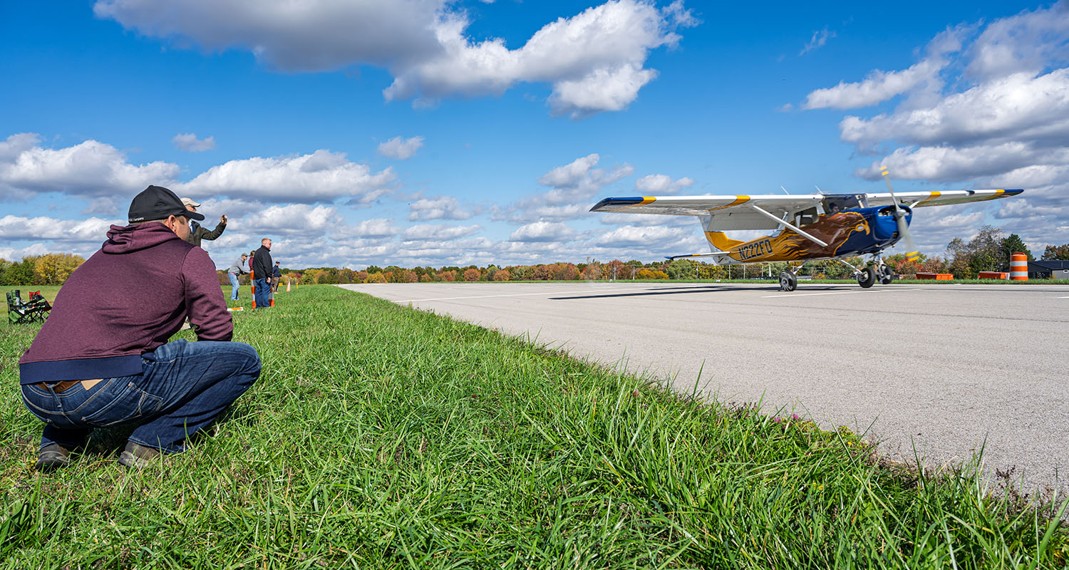 A plane lands on the tarmac at ֱ State Airport
