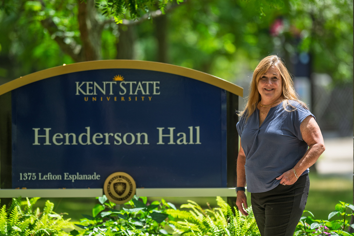  Karen Hutchin, Ph.D., nursing professor