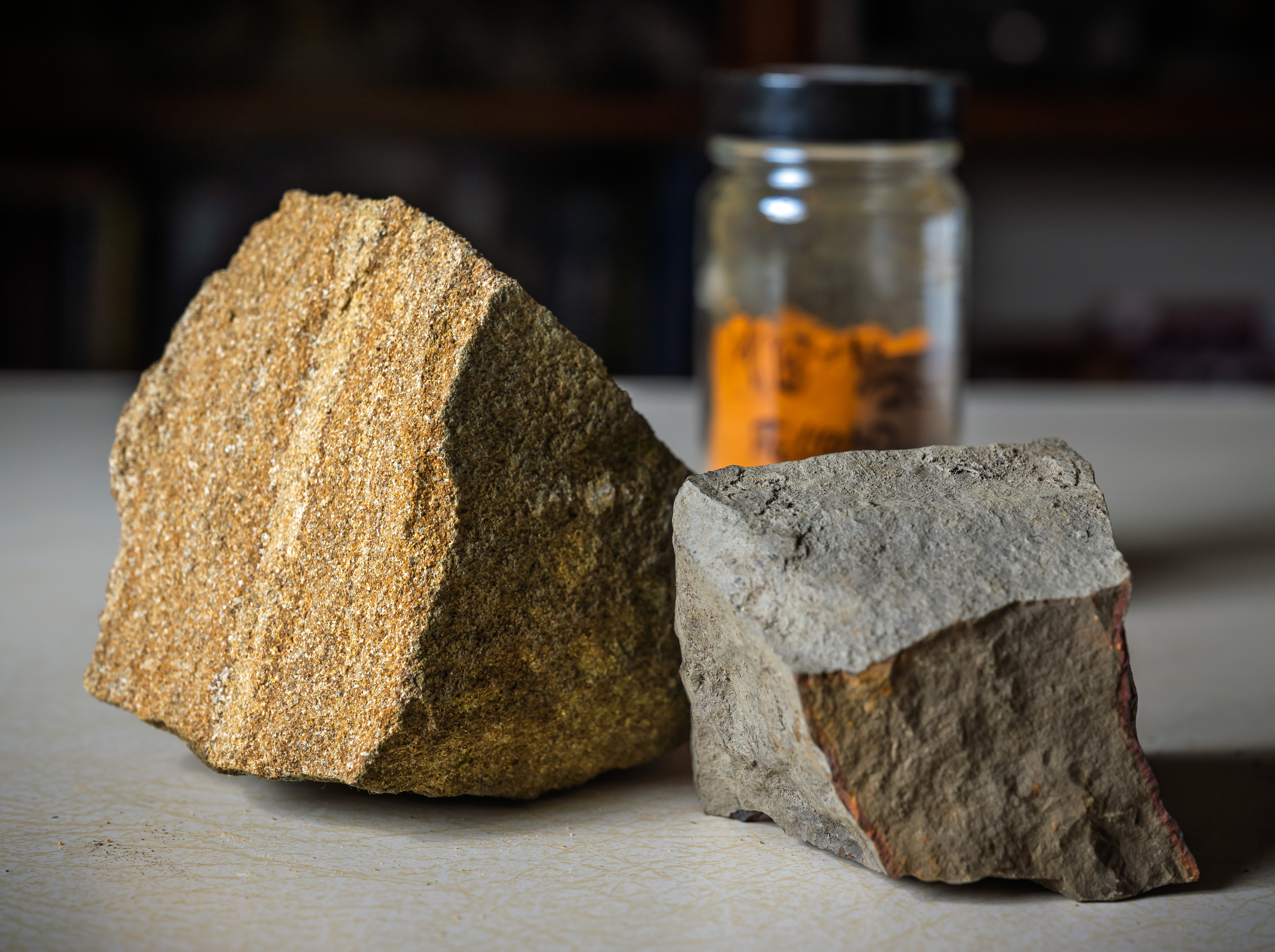 Example rocks from the Irondale site (sandstone on the left and shale on the right) that are from the lithologic units above the coal mine