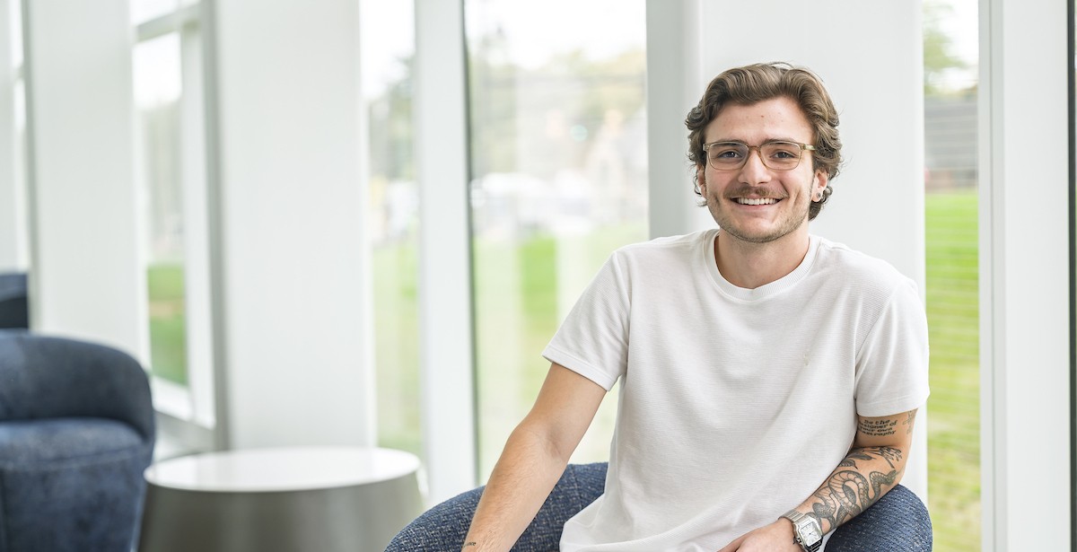 Brazilian Alexandre Andrade attended American Academy and is now a junior entrepreneurship and marketing major at ɫҹ