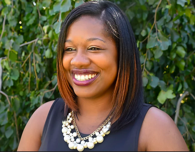Alicia Robinson Headshot