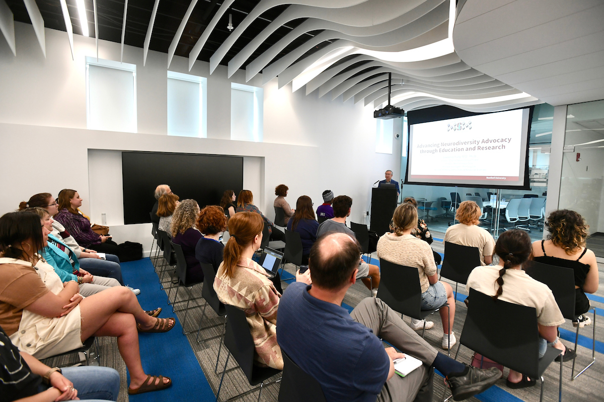 Numerous students, faculty and staff attended the lecture of Dr. Lawrence Fung.