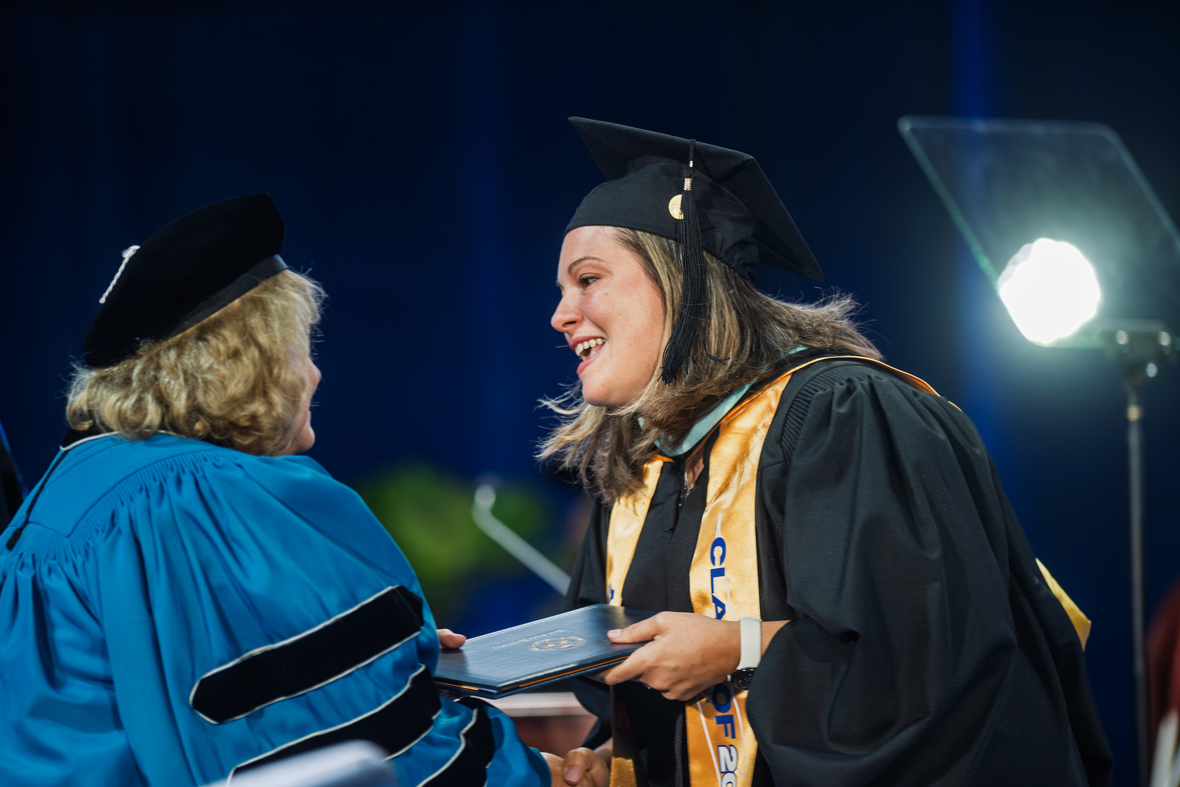 Lisa O'Connell Receives Her Degree at ֹ's August 2025 Ceremony