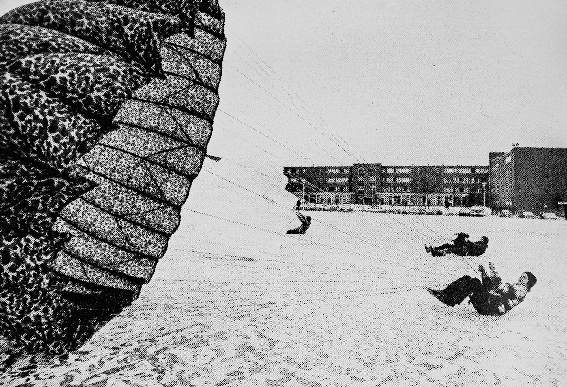 People with parachute in 1976