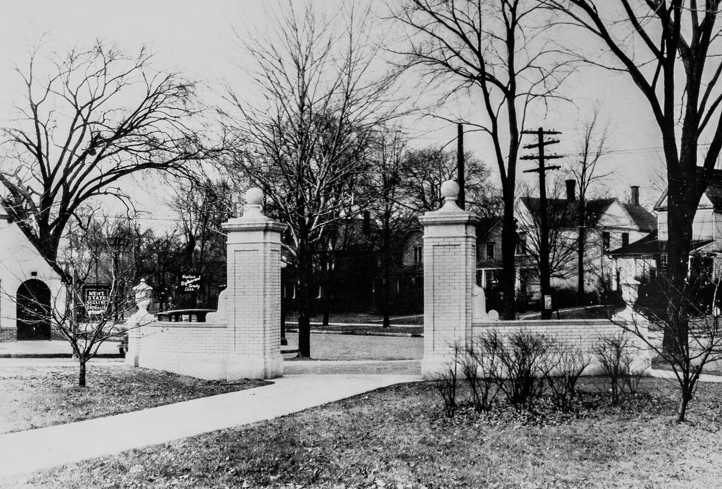 Intersection of Main and Lincoln Streets, 1976