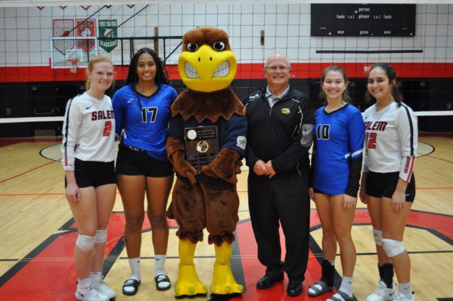 Flash and Dean David Dees (center) presented $500 scholarships to (from left) Kaylee Freeman of Salem; Cece Peachy of East Liverpool; Emily Recktenwald of East Liverpool; and Taylor Troy of Salem. Flash and Dean David Dees (center) presented $500 scholarships to (from left) Kaylee Freeman of Salem; Cece Peachy of East Liverpool; Emily Recktenwald of East Liverpool; and Taylor Troy of Salem.