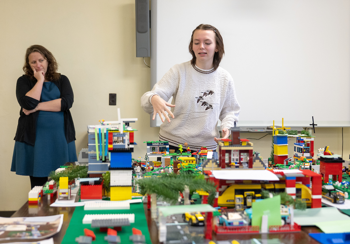 Jennifer Mapes and student, Lego city class.