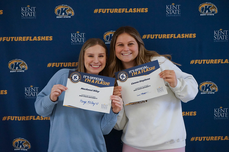 Future roommates Kenzi Riley (left) and Canna Stephens (right) meet for the first time at Future Flash Day at Kent State University.