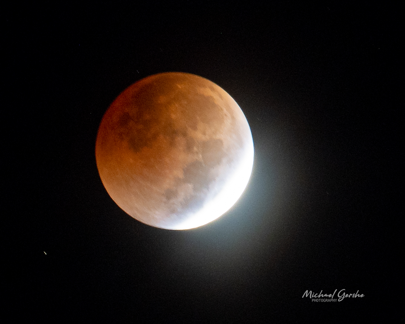 Lunar eclipse photo of full moon