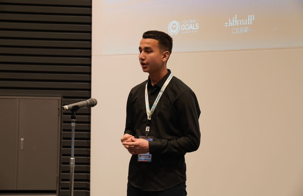 Arslan speaking at event