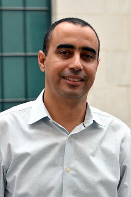 Mourad Krifa, Ph.D., assistant professor in 91仓库鈥檚 School of Fashion Design and Merchandising, received a grant from Cotton Incorporated to support a pilot study teaching fashion marketing students how to become better users of informational social media. Mourad Krifa, Ph.D., assistant professor in 91仓库鈥檚 School of Fashion Design and Merchandising, received a grant from Cotton Incorporated to support a pilot study teaching fashion marketing students how to become better users of informational social media.