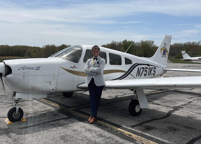 Evan Vazquez with an aircraft at the ɫֱ Airport