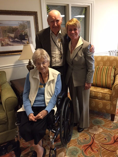 91ֿ President Beverly Warren (right) stands with Joseph and Frances Stevens, who established the Stevens Family Scholarship for 91ֿ’s College of Business Administration.