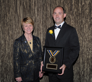 Hunsicker with СƬƵ President Beverly Warren at the Alumni Awards Ceremony on Oct. 2