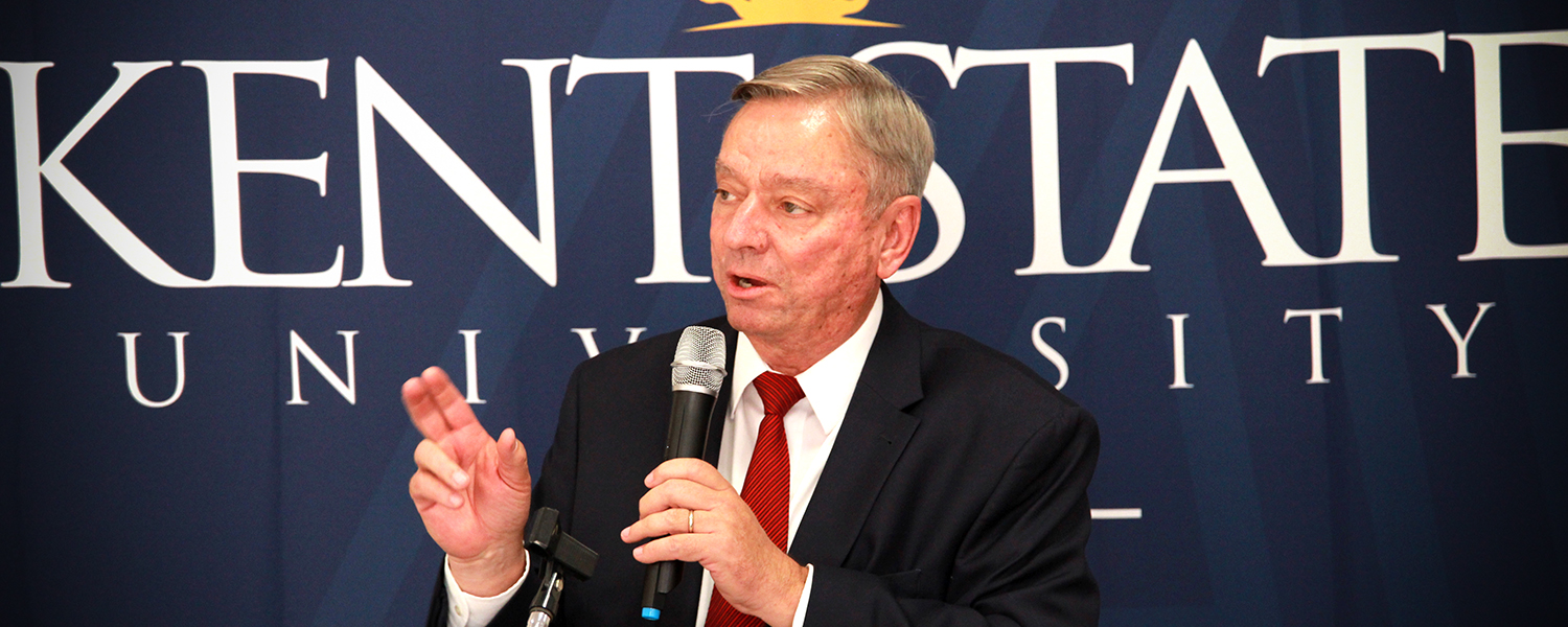 Former OH-99 State Representative John Patterson speaks at the Ashtabula Campus