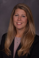 Head shot of Liz Porter