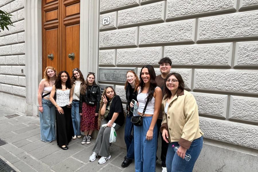 Exploratory students arrive at the KSU Florence Center.