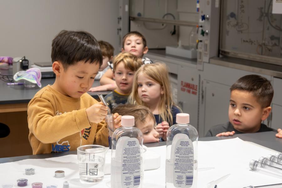 Child Development Center group visiting KSU Dept. of Chemistry and Biochemistry.