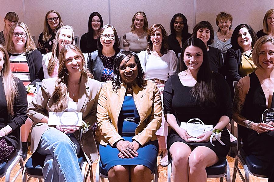 Group photo of 2025 Barbara Donaho Distinguished Leadership in Learning Award recipients with žžÀ² State College of Nursing Dean Versie Johnson-Mallard (front center).
