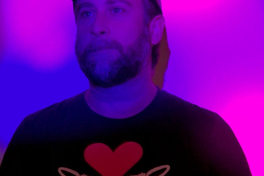 Photo of the artist, Scott Andrew