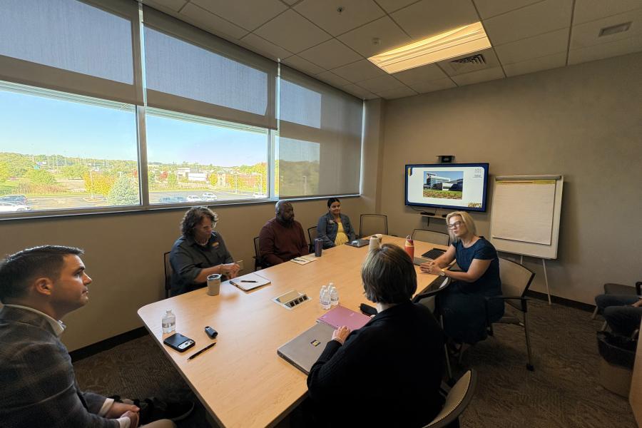 State Rep. Steve Demetriou (Center, R-Bainbridge Twp.) meets with leaders at ����ɫ��ҹ University's Twinsburg Academic Center