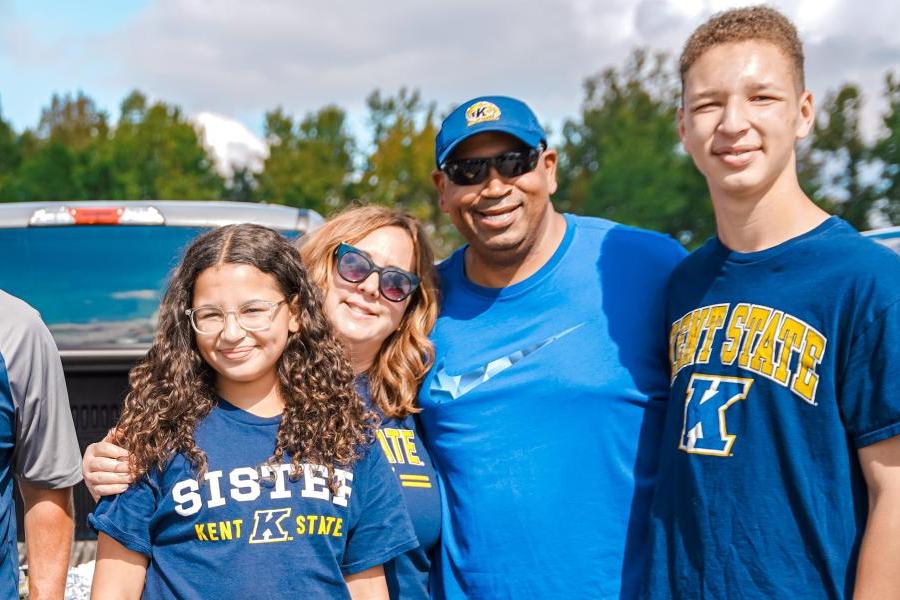Parents and Kent State students together