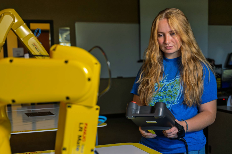 Electrical/Electronic Engineering student, Kendell