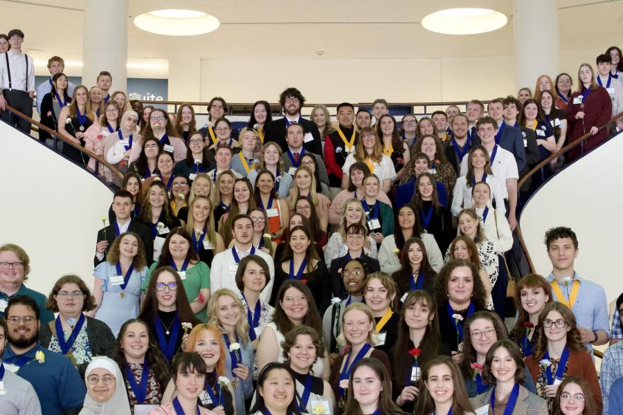 Class photo of graduating Honors College seniors 