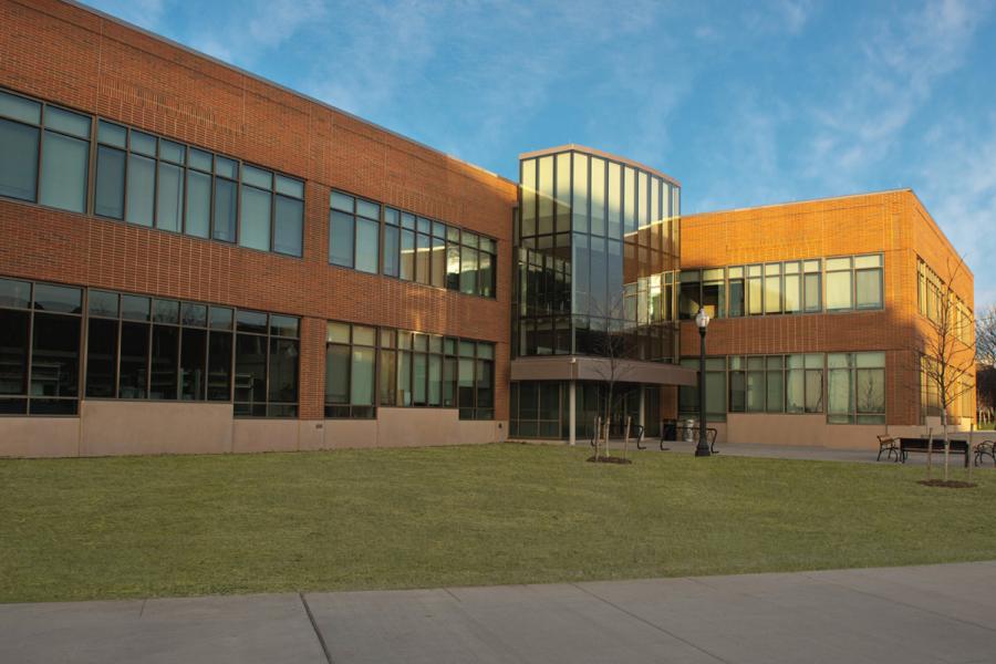 ����ֱ�� State hosts a grand opening for the Aeronautics and Technology Building on April 24.