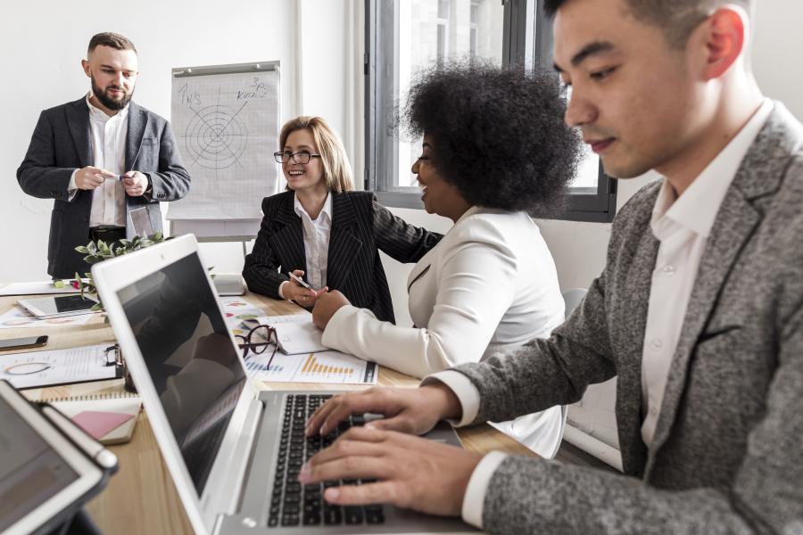 Tailored contract training image