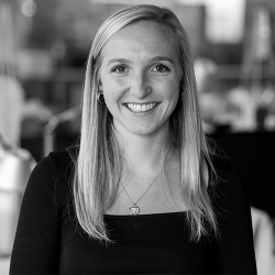 Ellie Thomas headshot