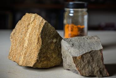 Example rocks from the Irondale site (sandstone on the left and shale on the right) that are from the lithologic units above the coal mine