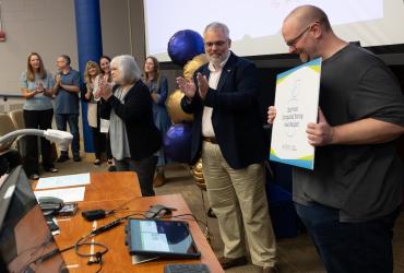 James Redfearn, Ph.D., receiving the Glenn Frank Distinguished Teaching Award 