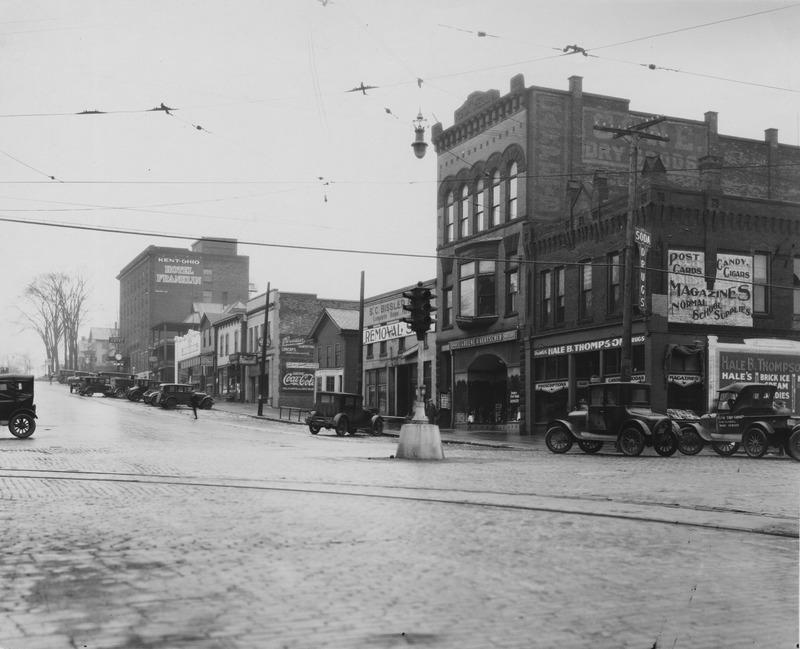 1926 picture of the City of Kent, Main Street