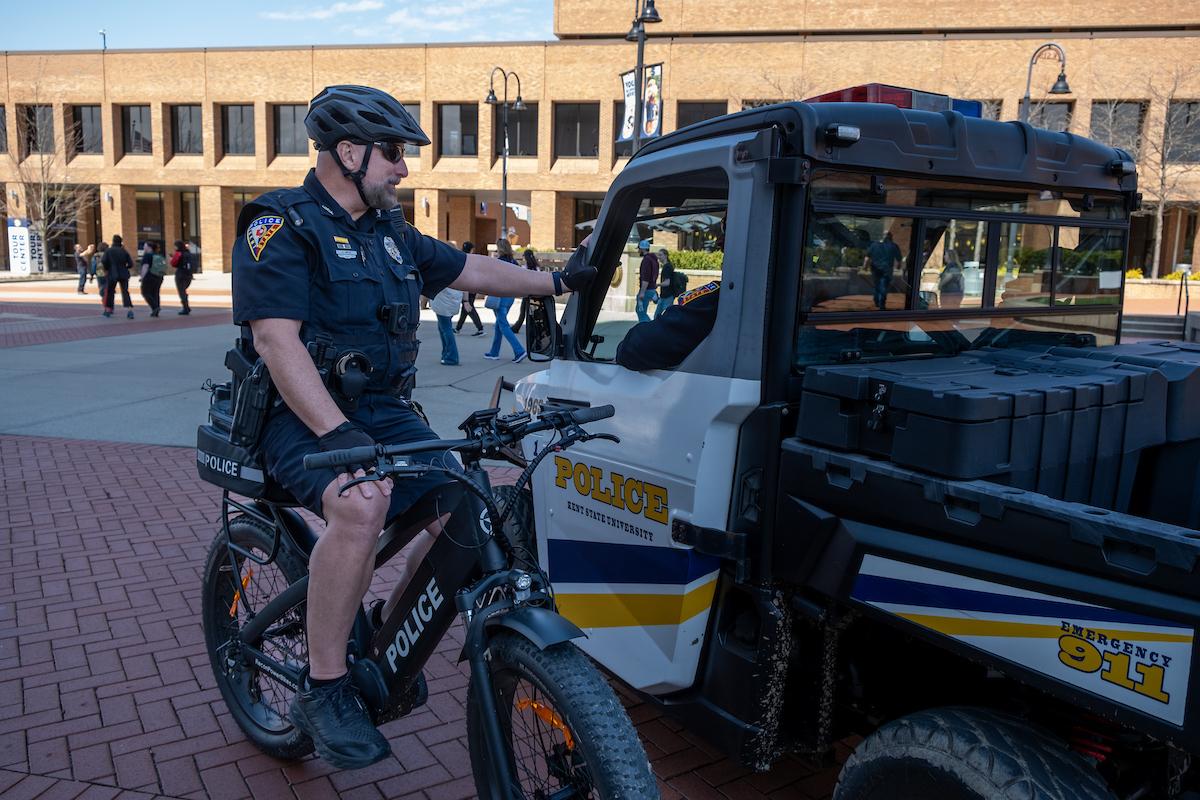 �Ը������� University Police