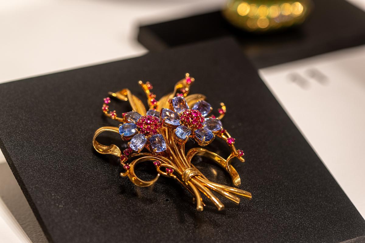 Jewelry inside the "Sparkle" exhibition. Jewelry inside the "Sparkle" exhibition.