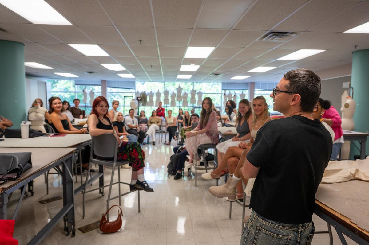 Fashion designer Christian Siriano meets with Kent State School of Fashion students.