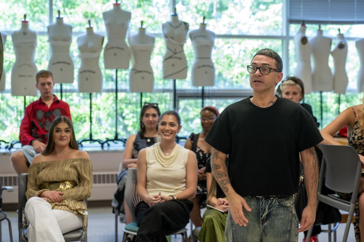 Fashion designer Christian Siriano meets with Kent State School of Fashion students.