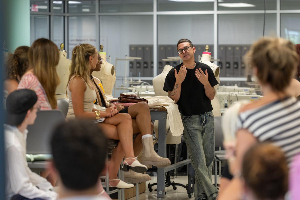 Fashion designer Christian Siriano meets with Kent State School of Fashion students.