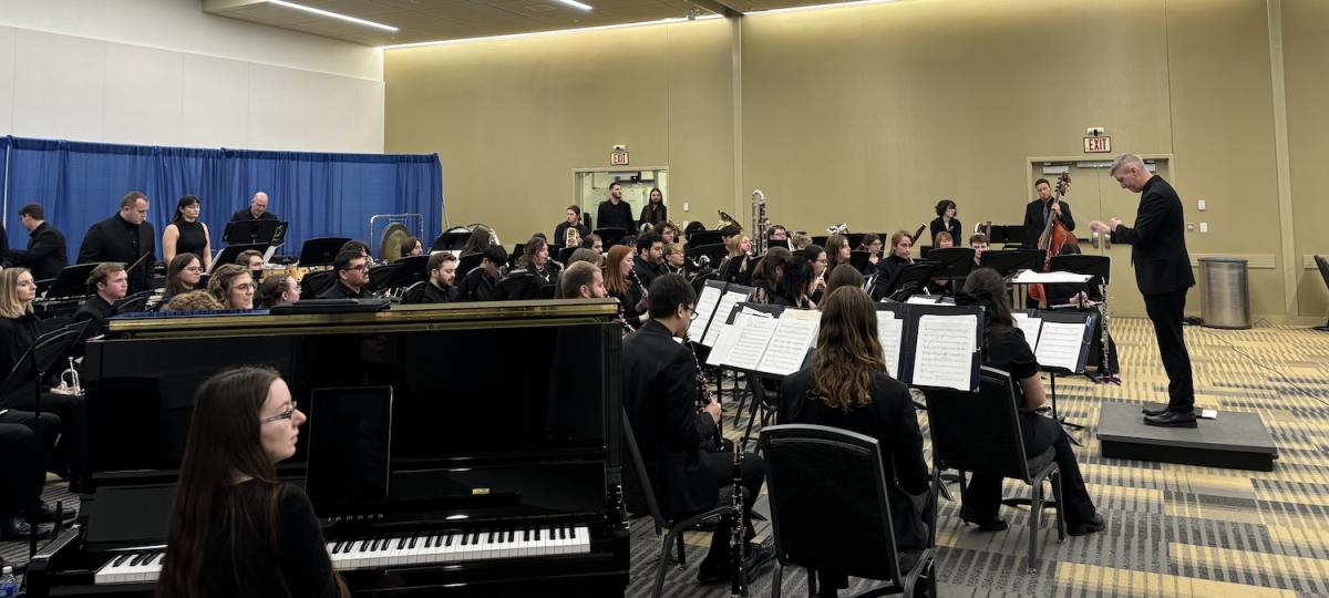 ����Թ� State Ensembles perfroms at 2026 OMEA 