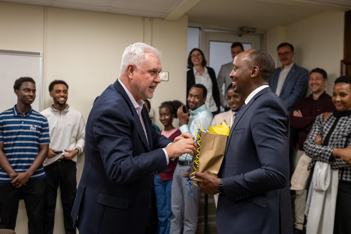 Visit from Rwandan Minister of Health.