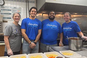 Volunteers during Flashes Give Back Week