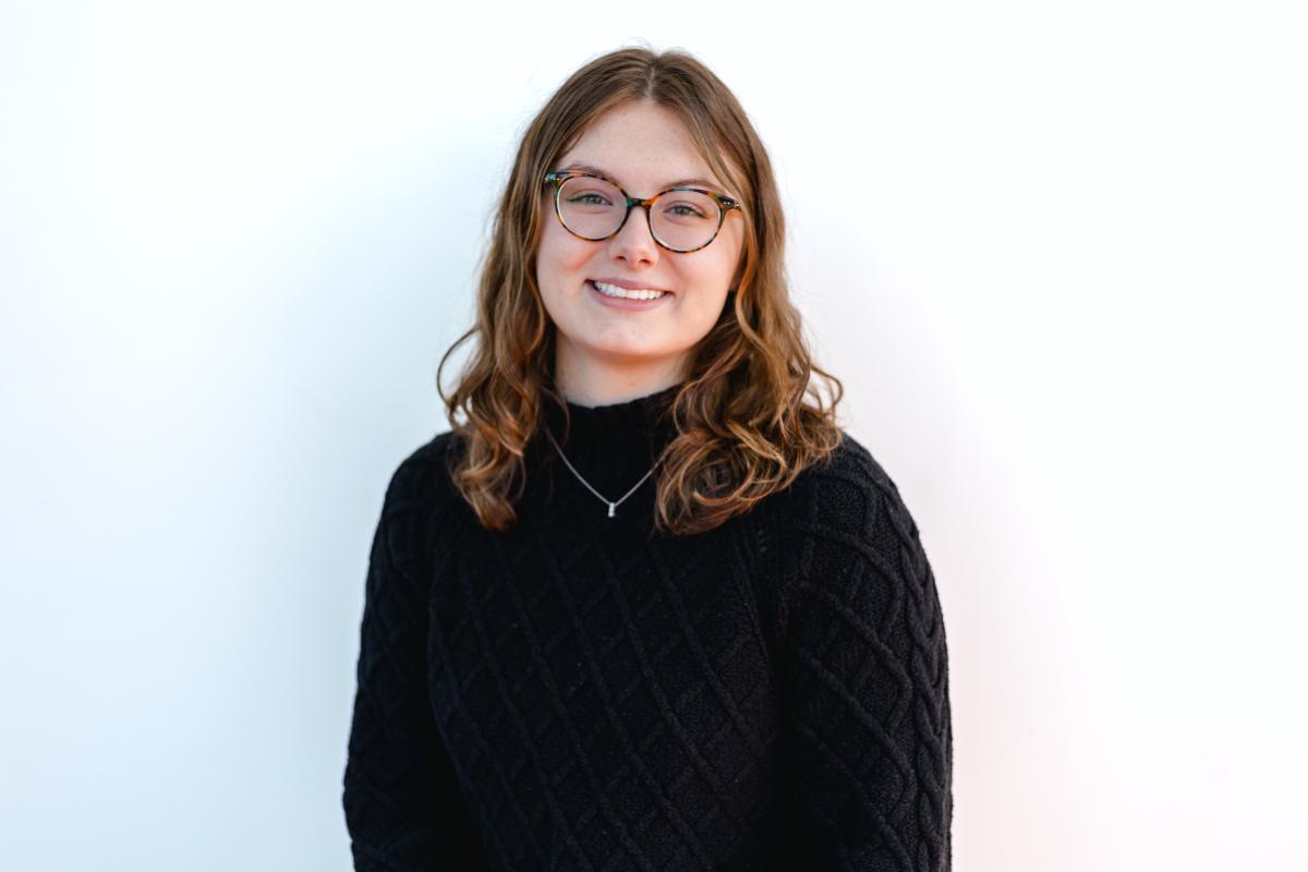 Emma Weaver head shot