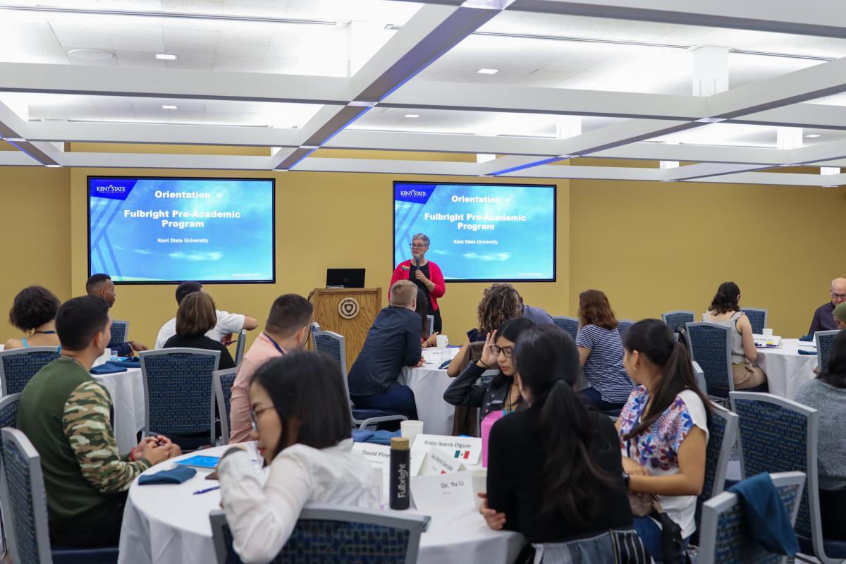 Dr. Amanda Johnson presenting during orientation for the 2023 Fulbright Pre-Academic cohort.
