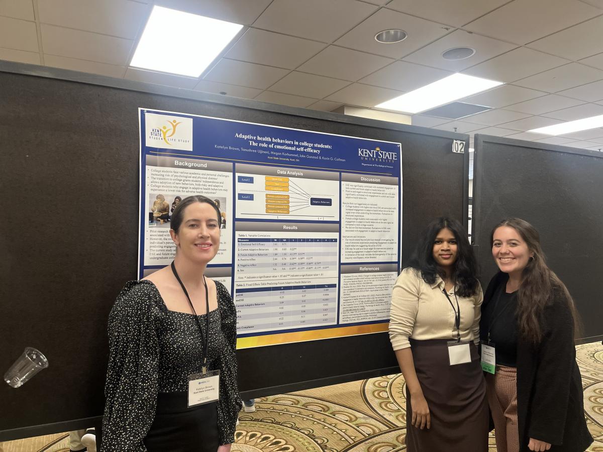 Students present their research at the 2025 Midwest Psychology Association annual conference in Chicago.