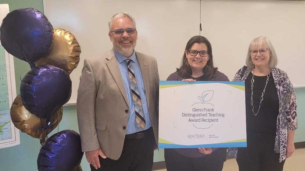 Jessica Leveto, Ph.D., receiving the 2025 Glenn Frank Distinguished Teaching Award