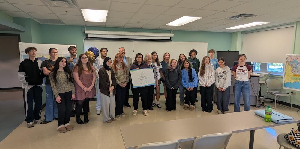 Jessica Leveto, Ph.D., with class for the 2025 Glenn Frank Distinguished Teaching Award