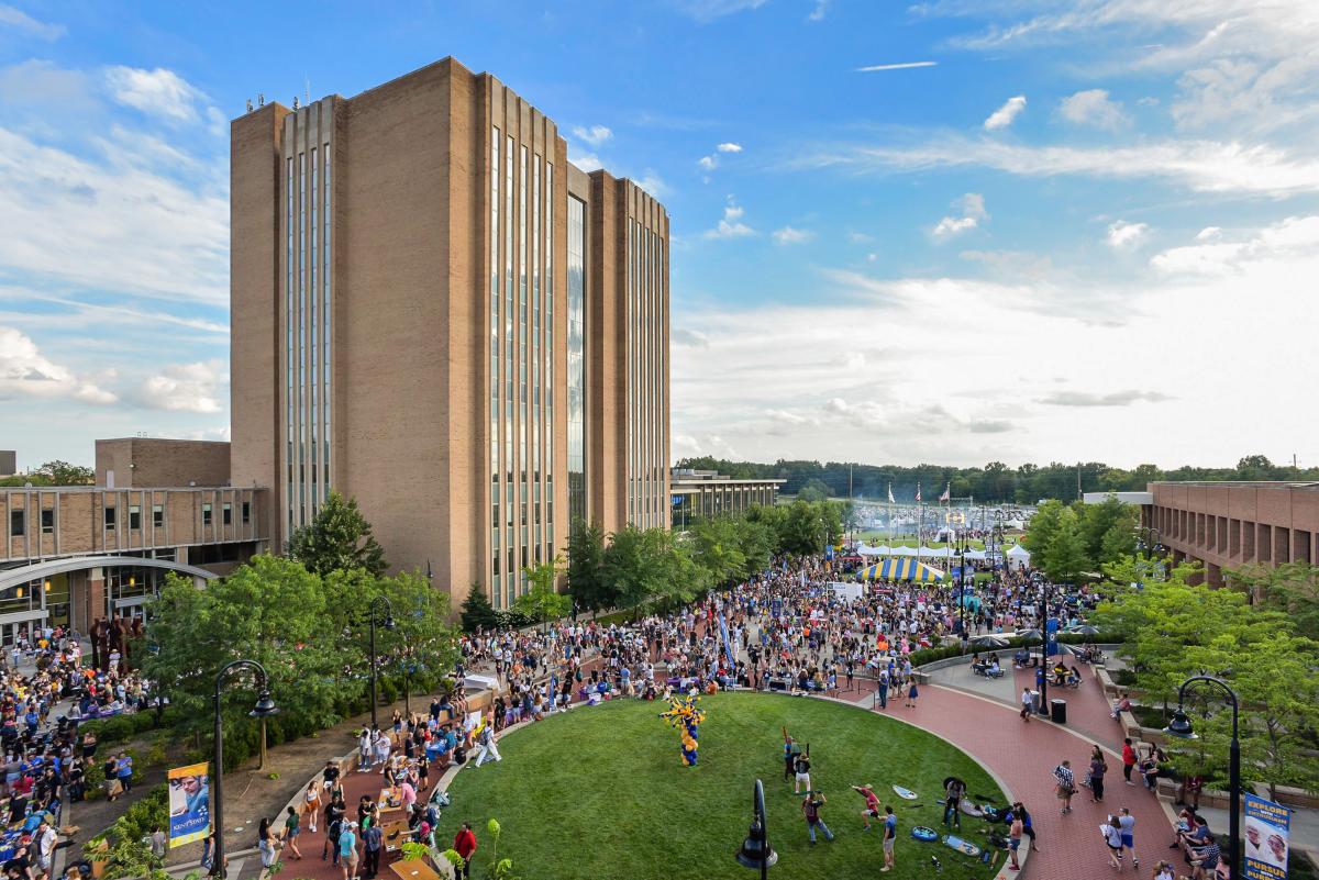 Risman Plaza is full of eager students at events like Blastoff during KSU Kickoff