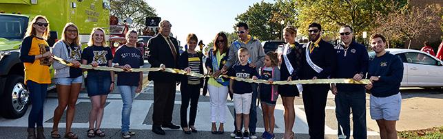 Ben and Candace Curtis as Grand Marshals