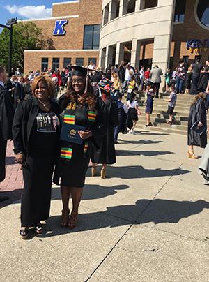 Chantel Owens, '17, and her mother, Heather Owens, '94, at þҹӰԺѹۿ State's Commencement on May 13
